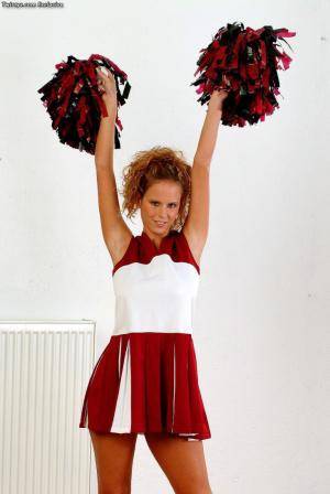 Original 733 px/ 1097 px