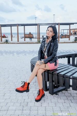 #TeenMegaWorld Hazel Grace, Queenlin - Lad Enjoys Two Bisexual Cuties