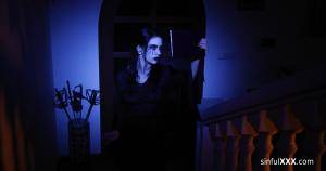 Original 4096 px/ 2160 px