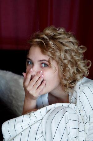 Original 2105 px/ 3200 px