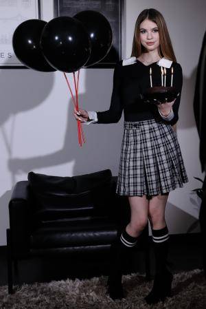 #DarkRoomVR Sladyen Skaya - Birthday Treat 20230303