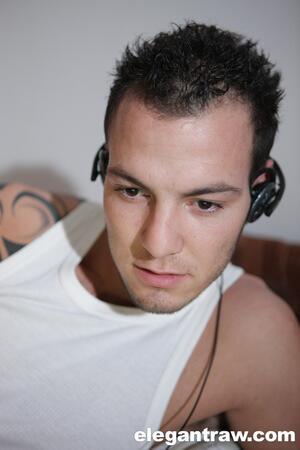 Original 1365 px/ 2048 px