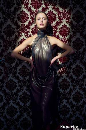 Original 853 px/ 1280 px