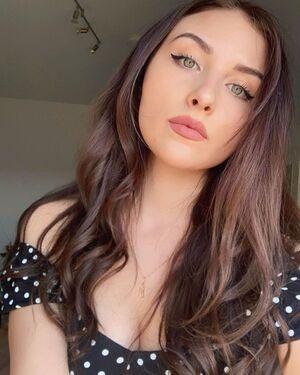 Original 890 px/ 1113 px