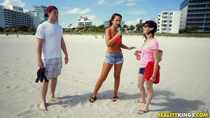 Original 1800 px/ 1013 px