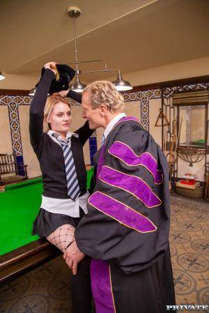 Original 1067 px/ 1600 px