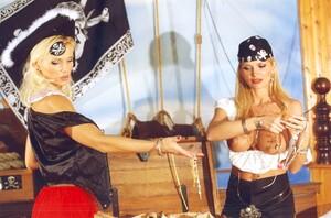 Original 757 px/ 500 px