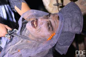 Original 2000 px/ 1335 px