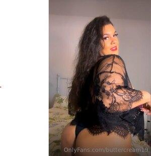 Original 741 px/ 765 px