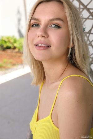 Original 2667 px/ 4000 px