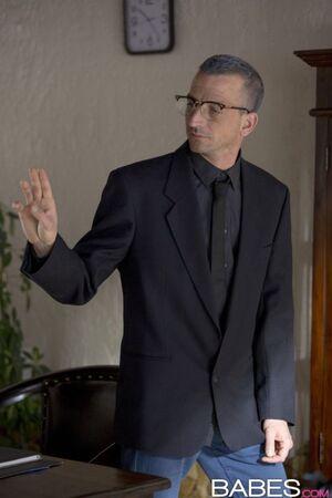 Original 532 px/ 798 px