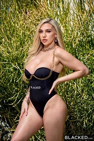 Kendra Sunderland - Size Queen Kendra Needs A Real BBC To Please Her [Blacked.com] (2024-01-27)