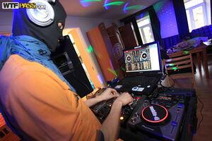 Original 1600 px/ 1067 px