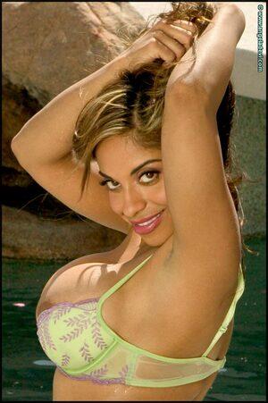 Original 566 px/ 850 px