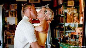 Original 1600 px/ 900 px