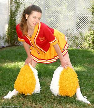 Original 886 px/ 1024 px