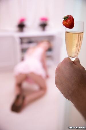 Original 1067 px/ 1600 px