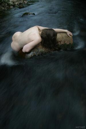 Original 2048 px/ 3072 px