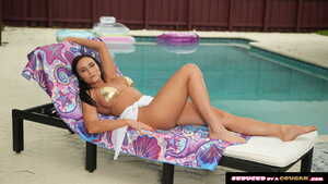 Original 2500 px/ 1406 px