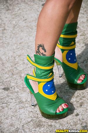 Original 2552 px/ 3840 px