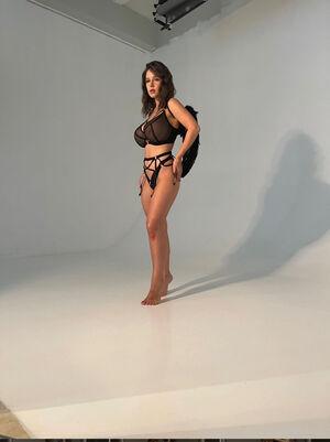 Original 828 px/ 1106 px