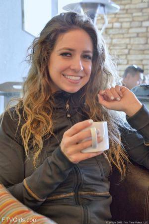 Original 852 px/ 1280 px