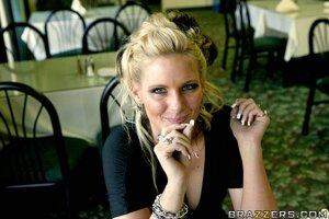 Original 900 px/ 599 px