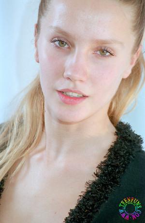 Original 768 px/ 1174 px