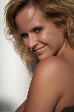 Original 853 px/ 1280 px