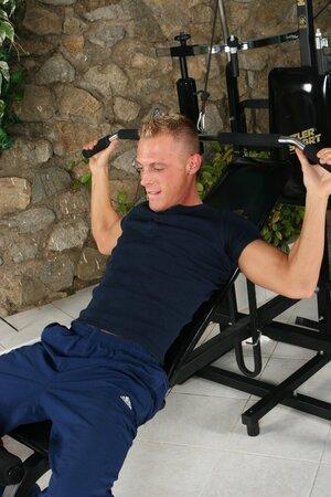 Original 853 px/ 1280 px