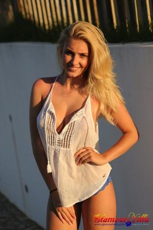 Original 682 px/ 1024 px