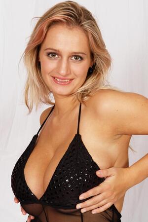 Original 1067 px/ 1600 px