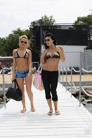 Original 853 px/ 1280 px