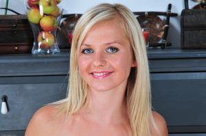 Original 3000 px/ 1993 px