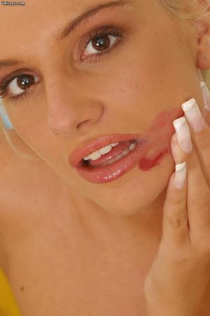 Original 683 px/ 1024 px