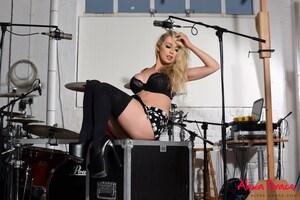 Original 1800 px/ 1201 px