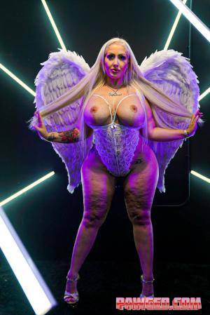 Original 1067 px/ 1600 px