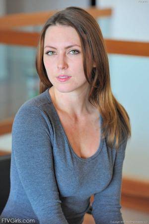 Original 852 px/ 1280 px