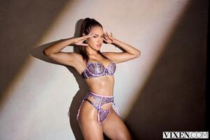 Original 2999 px/ 2000 px