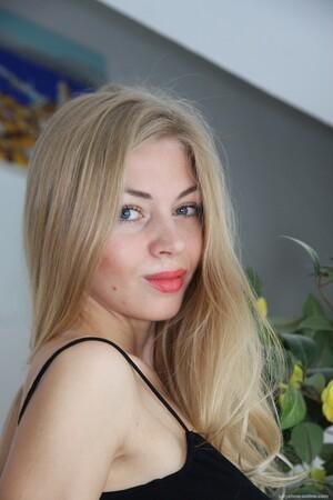 Original 1067 px/ 1600 px