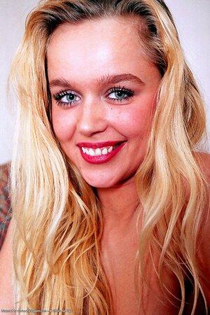 Original 683 px/ 1024 px