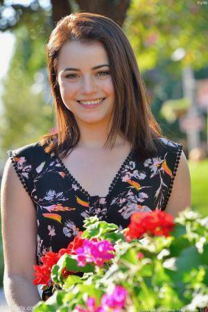 Original 852 px/ 1280 px