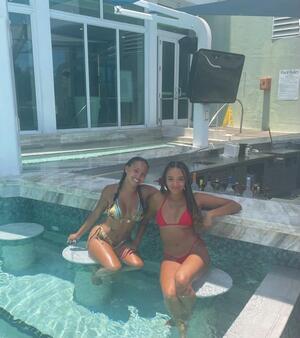 Original 827 px/ 933 px