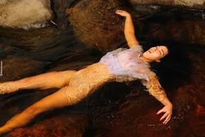 Original 1702 px/ 1133 px