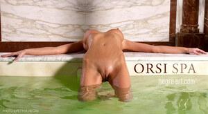 Original 930 px/ 512 px