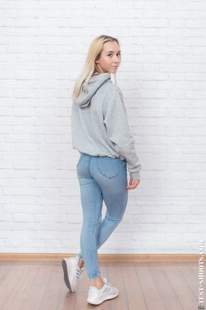 Original 3283 px/ 4924 px