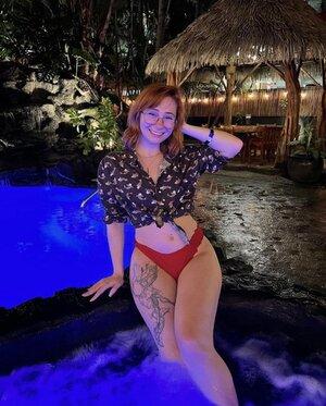 Original 547 px/ 680 px