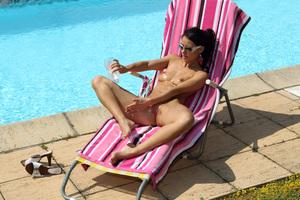 Original 2048 px/ 1365 px