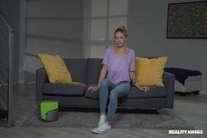 Naomi Swann #Lookathernow