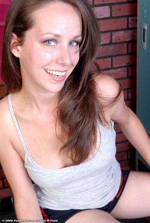 Original 687 px/ 1024 px